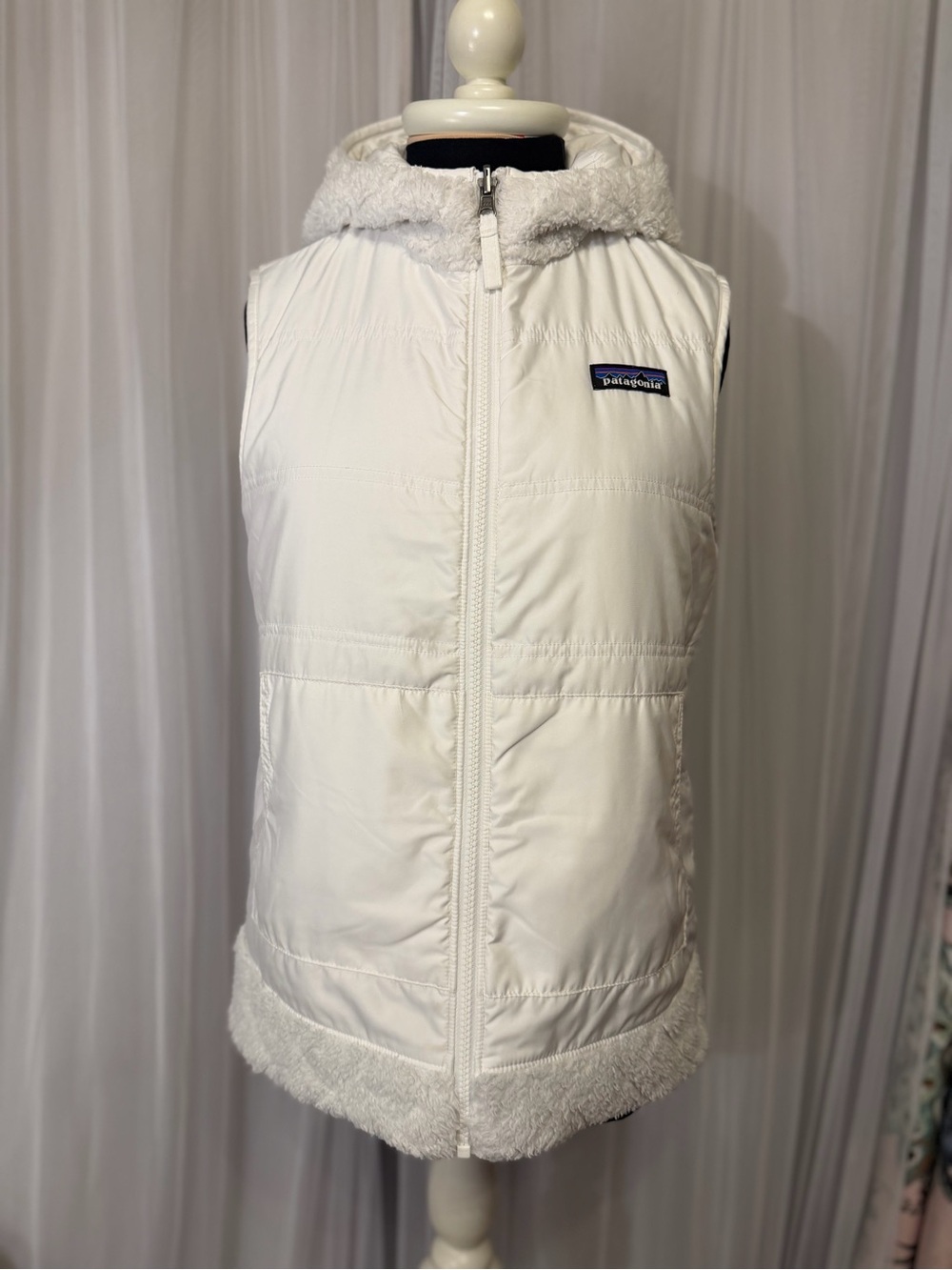 Patagonia White Hooded Fleece-Trim Puffer Vest